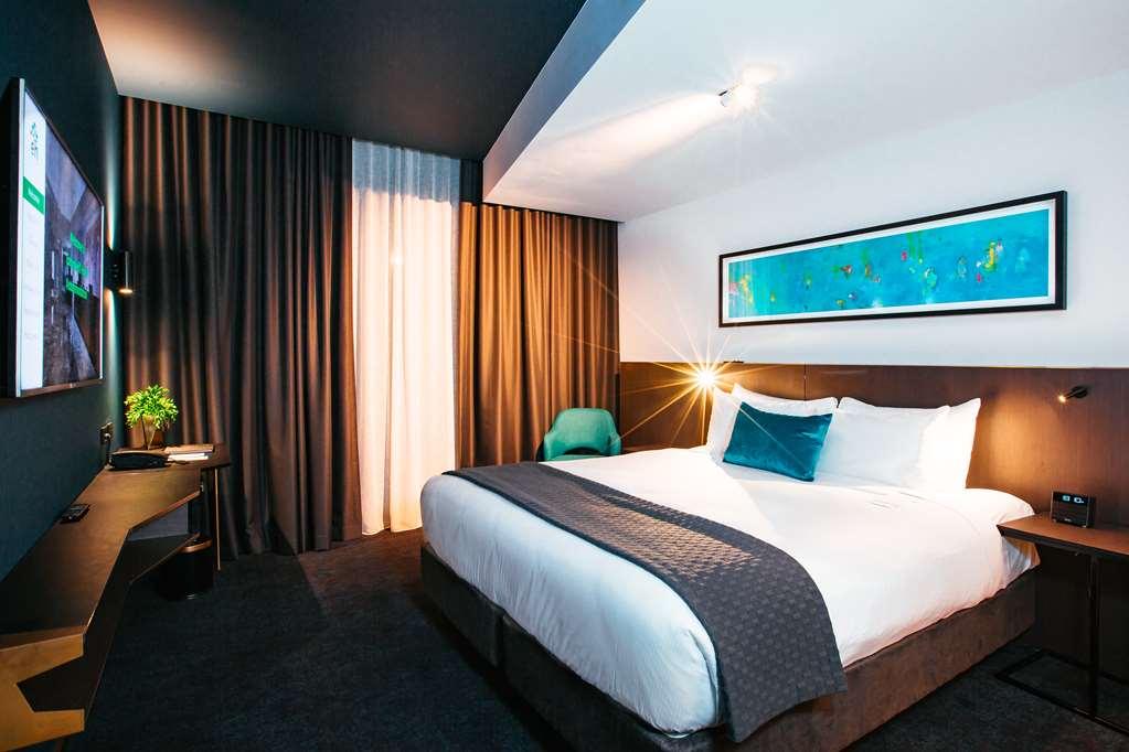 Eatons Hill Hotel Brisbane Room photo